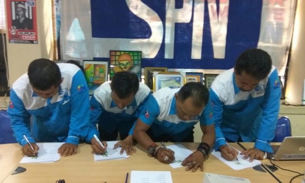 SPN TANDA TANGAN SURAT KUASA UNTUK MENGGUGAT GUBERNUR JAWA BARAT TENTANG UPAH MINIMUM INDUSTRI PADAT KARYA TERTENTU TAHUN 2017 DI PTUN BANDUNG