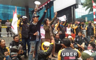 UNJUK RASA DRIVER UBER MOTOR 
