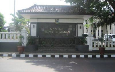 UMK KABUPATEN KUNINGAN TAHUN 2018 ADALAH Rp 1.606.030,12,-