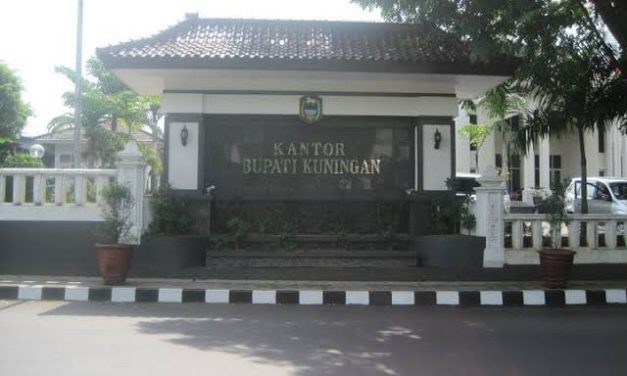 UMK KABUPATEN KUNINGAN TAHUN 2018 ADALAH Rp 1.606.030,12,-