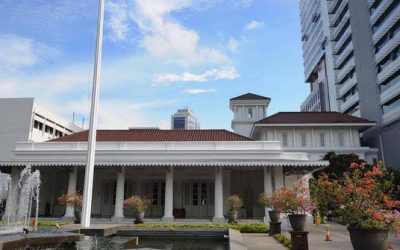 AKANKAH GUBERNUR DKI JAKARTA YANG BARU MENEPATI JANJINYA ?