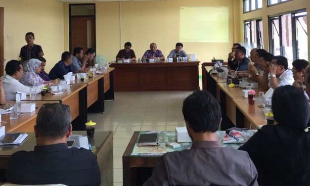 TIDAK ADA TITIK TEMU, 2 USULAN UMK 2018 DIREKOMENDASIKAN KE BUPATI TANGERANG