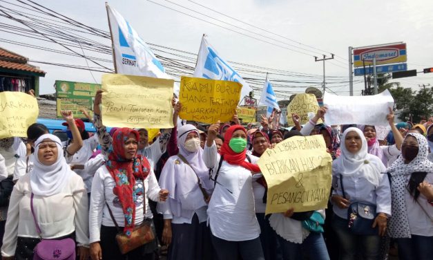 PEKERJA PT LIEBRA PERMANA MENUNTUT HAK PESANGONNYA