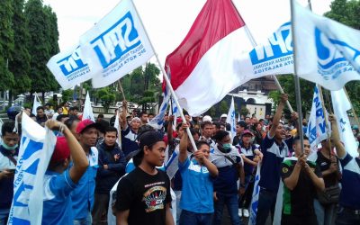 BURUH KABUPATEN SEMARANG TOLAK UMK Rp. 1. 896.989,5