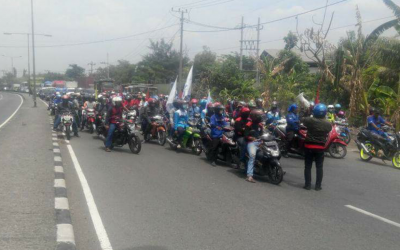 BURUH DI JAWA TIMUR PUN MEMPERINGATI HARI PAHLAWAN DENGAN DEMONSTRASI