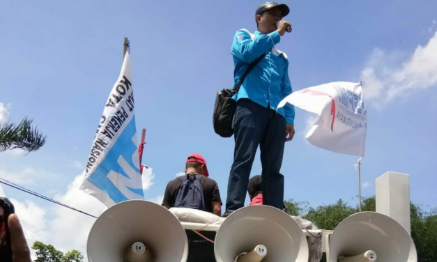 BURUH CIMAHI MENOLAK REKOMENDASI UMK 2018 YANG BERDASARKAN PP NO 78/2015