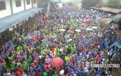 BURUH KABUPATEN SUKABUMI MENUNTUT UPAH SEKTORAL