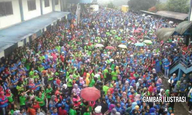 BURUH KABUPATEN SUKABUMI MENUNTUT UPAH SEKTORAL