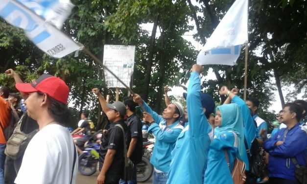 BURUH PURWAKARTA MENUNTUT UMSK 2018