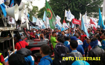 BURUH KABUPATEN BANDUNG BARAT MENUNTUT DIBERLAKUKANNYA UMSK 