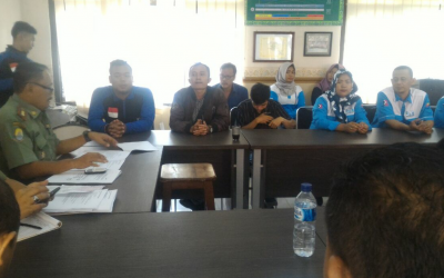 ALIANSI BURUH CIREBON GRUDUK DISNAKER