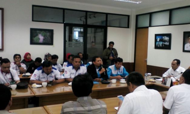 BURUH CIMAHI AUDENSI DENGAN PEMKOT CIMAHI