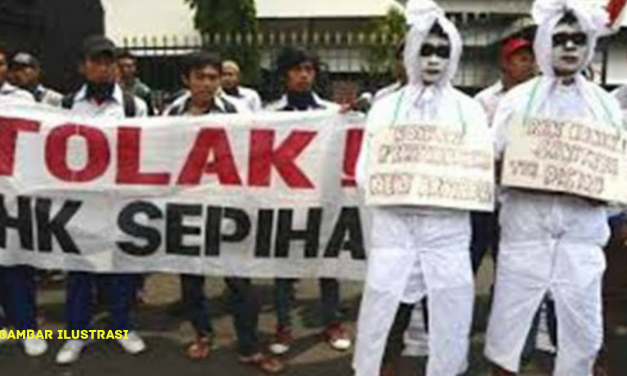 DEMO BURUH DI PT NUSA INDOMETAL KABUPATEN TANGERANG