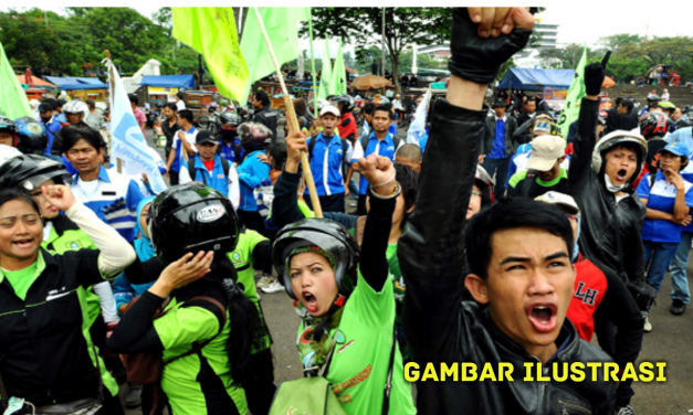 BURUH KOTA BANDUNG DEMO DI PEMKOT BANDUNG