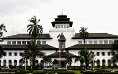SUDAH SEBULAN UMSK KABUPATEN BEKASI 2018 BELUM DITANDATANGANI GUBERNUR