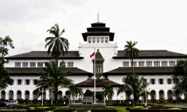 SUDAH SEBULAN UMSK KABUPATEN BEKASI 2018 BELUM DITANDATANGANI GUBERNUR