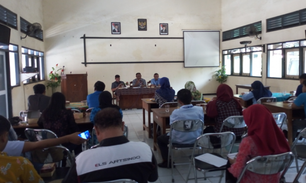 KOLABORASI PEMKAB DAN PENGUSAHA UNTUK MENINABOBOKAN GERAKAN BURUH JEPARA