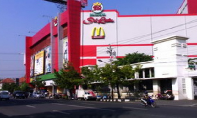 EKS PEKERJA PASAR RAYA SRI RATU KEMBALI MELAKUKAN AKSI UNJUK RASA