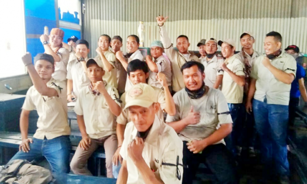 AKSI PASANG PITA KARYAWAN PT AUTO CIPTA CASTING