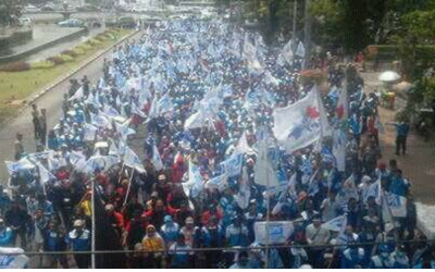 MAY DAY IS FUN DAY ADALAH PEMBODOHAN