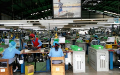 RATUSAN BURUH PT BEES FOOTWEAR INC TER PHK