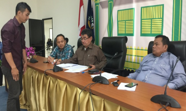 KORBAN PHK SEPIHAK MENANTI PESANGON DAN UPAH YANG TAK KUNJUNG CAIR