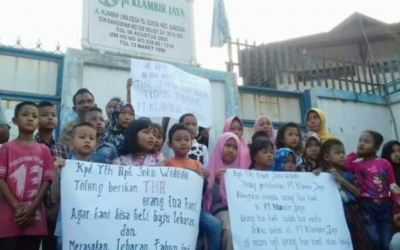 ANAK – ANAK TURUT MEMPERJUANGKAN PESANGON DAN THR ORANG TUA KORBAN PHK