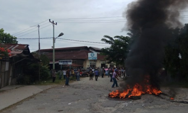 TUNTUT GAJI, RATUSAN BURUH PT RICRY DEMO
