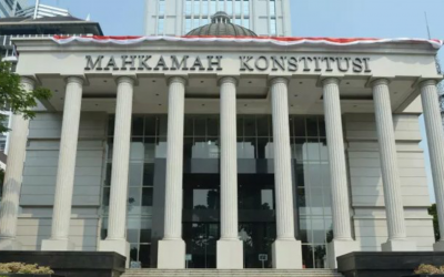 MK MENOLAK PERMOHONAN UJI MATERI PASAL 167 AYAT 3 UU NO 13/2003
