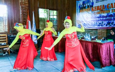 BURUH SPN BUKAN CUMA BISA KERJA, TAPI BISA TAMPILKAN PENTAS SENI TARI