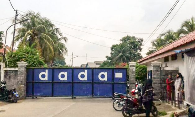 RIBUAN PEKERJA PT DADA INDONESIA BERHARAP PERUSAHAAN TIDAK PAILIT
