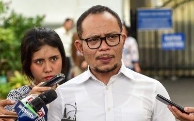 TAK NAIKKAN UMP 8,03 PERSEN, GUBERNUR TERANCAM DIPECAT