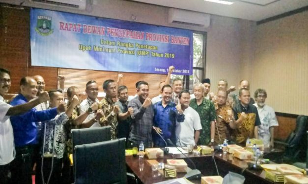 SP/SB BEDA PENDAPAT DENGAN APINDO DAN PEMERINTAH TENTANG UMP BANTEN 2019