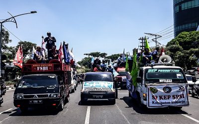 BURUH SIDOARJO MENUNTUT UMK DAN UMSK 2019 SEGERA DITETAPKAN