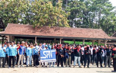 TARIK ULUR PENETAPAN UPAH JEPARA BERUJUNG DEADLOCK