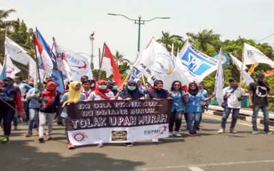UNJUK RASA PEKERJA KABUPATEN JEPARA MENUNTUT UMK 2019