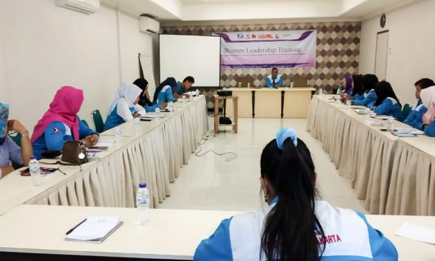 MENCETAK PEMIMPIN DARI PEREMPUAN