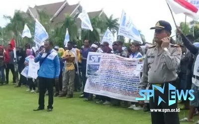 BURUH PT SABHANTARA RAWI SENTOSA TUNTUT KESEJAHTRAAN