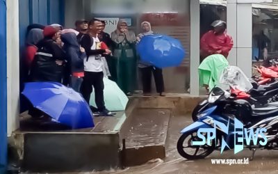 PEKERJA TERUS MENANTI PT SUNINDO ADI PERSADA MENEPATI JANJI