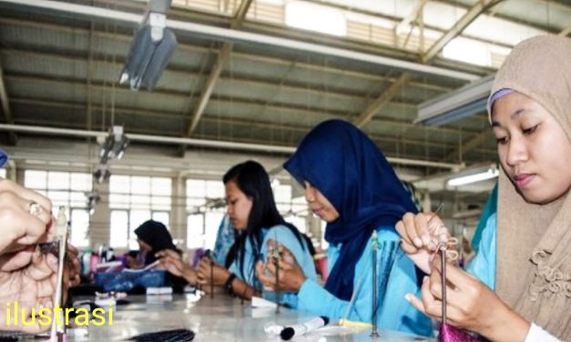 INDUSTRI BULU MATA PURBALINGGA BANYAK SAINGAN, BURUH DIRUMAHKAN