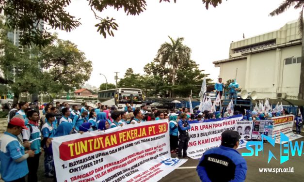 AKSI UNJUK RASA BURUH PT MIKWANG INDO PRIMA & PT SKB DI KEMNAKER