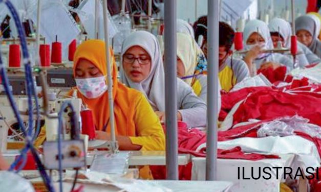 MENEROPONG ARAH INDUSTRI PADAT KARYA INDONESIA
