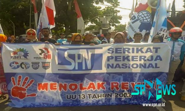 BURUH SUBANG TOLAK REVISI UU NO 13/2003