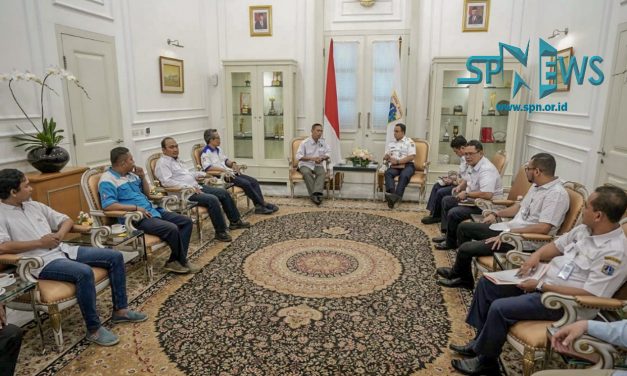 AKSI KOALISI BURUH JAKARTA JELANG PENETAPAN UMP