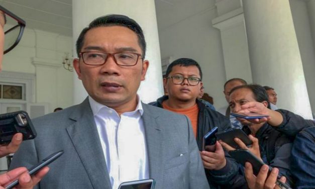 RIDWAN KAMIL TOLAK MEREVISI SK UMK 2020
