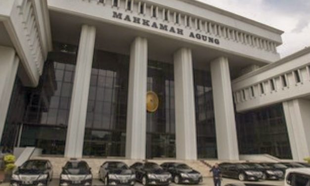 NAIKIN TARIF BPJS KESEHATAN, PRESIDEN JOKOWI DIGUGAT KE MA