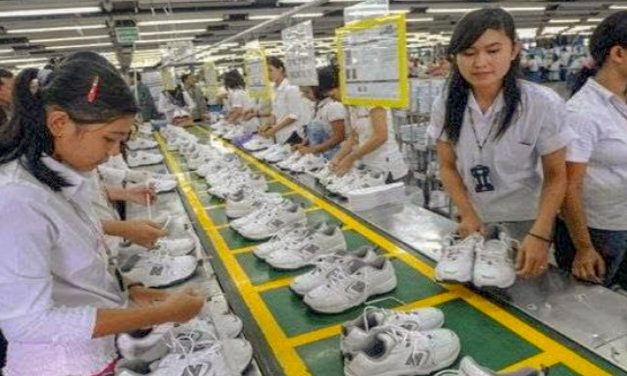 ANCAMAN RELOKASI INDUSTRI SEPATU DI 2020