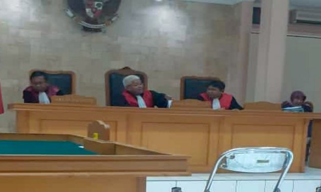 PT CENTRAL TEXINDO KBB DIHARUSKAN MEMBAYAR PESANGON KEPADA PEKERJANYA