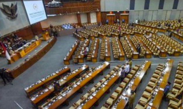 DPR SAHKAN RUU CIPTA LAPANGAN KERJA MASUK PROLEGLAS PRIORITAS