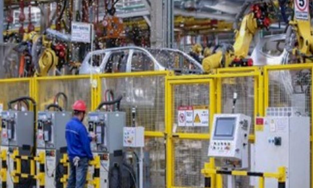 INVESTASI TIDAK MENJAMIN SERAPAN TENAGA KERJA